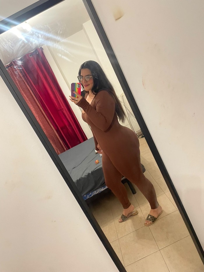 743032019 Mia ARDIENTE Y SENSUAL AMOR