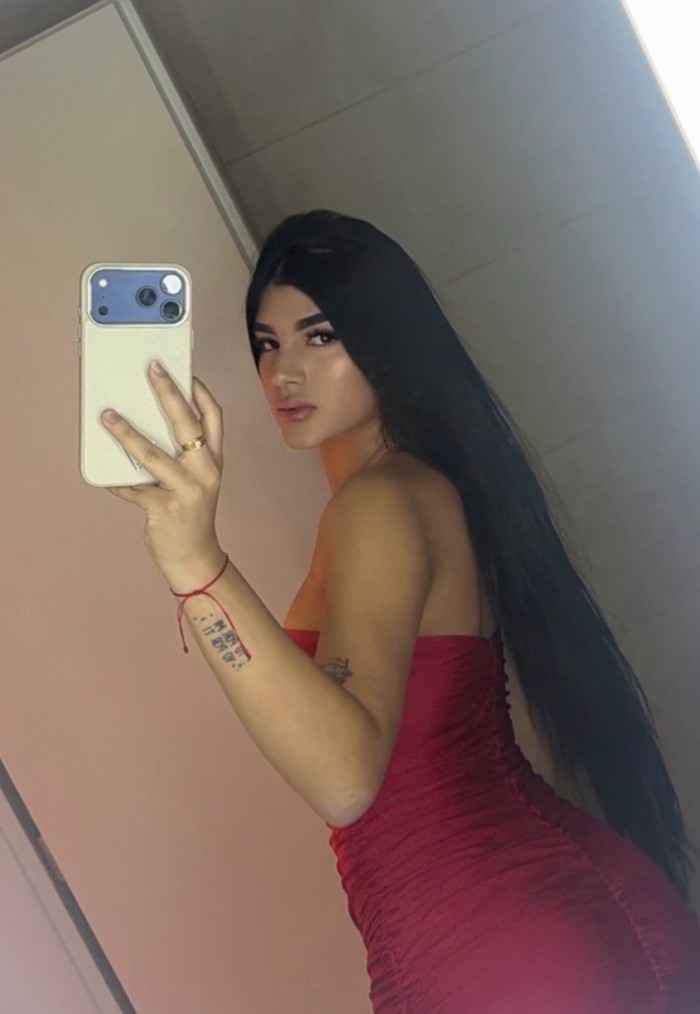 LAURA TRANS ARDIENTE UNICA TRANS SEXO LIBRE