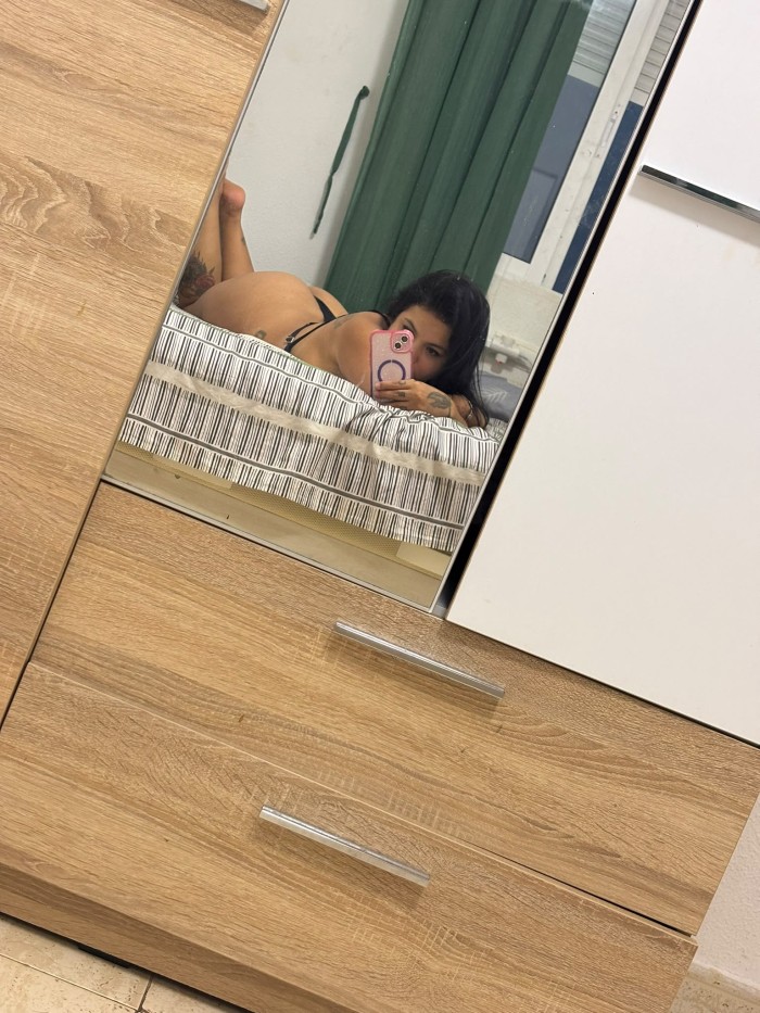 Me encanta provocar sonrisas y despertar fantasía