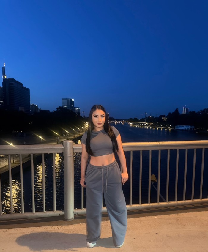 SOY CAROLINA, COLOMBIANA DISCRETA Y ARDIENTE