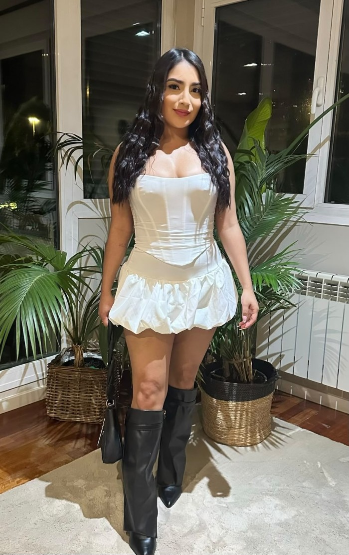 SOY CAROLINA, COLOMBIANA DISCRETA Y ARDIENTE
