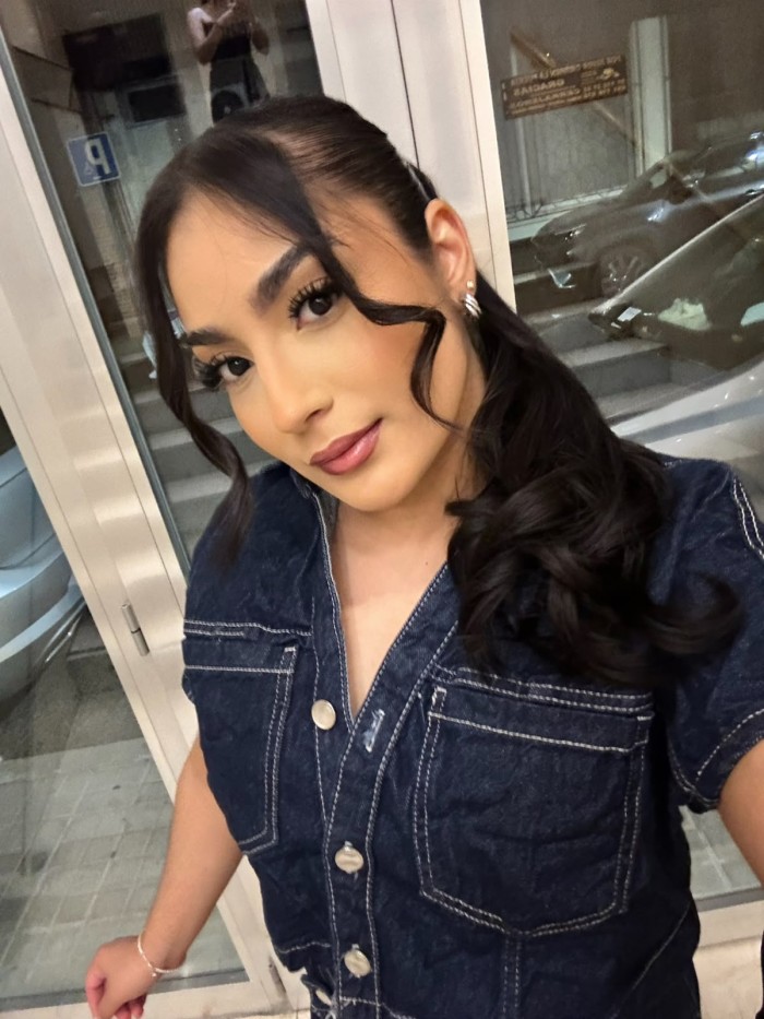 SOY CAROLINA, COLOMBIANA DISCRETA Y ARDIENTE