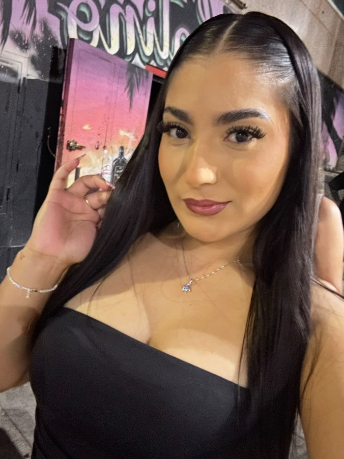 SOY CAROLINA, COLOMBIANA DISCRETA Y ARDIENTE