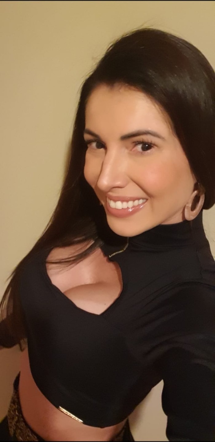 LUNA FOGOSA SEDUCTORA VEN A CUMPLIR TUS DESEOS