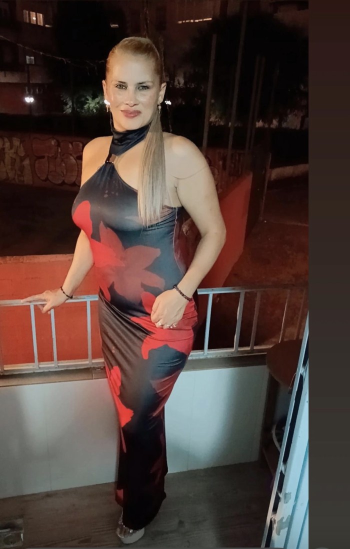 5 CHICAS GUAPAS Y FIESTERAS NOVEDAD
