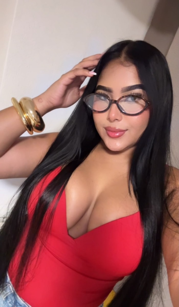 NAOMI QUIERO QUE ME FOLLES COMO DESEES