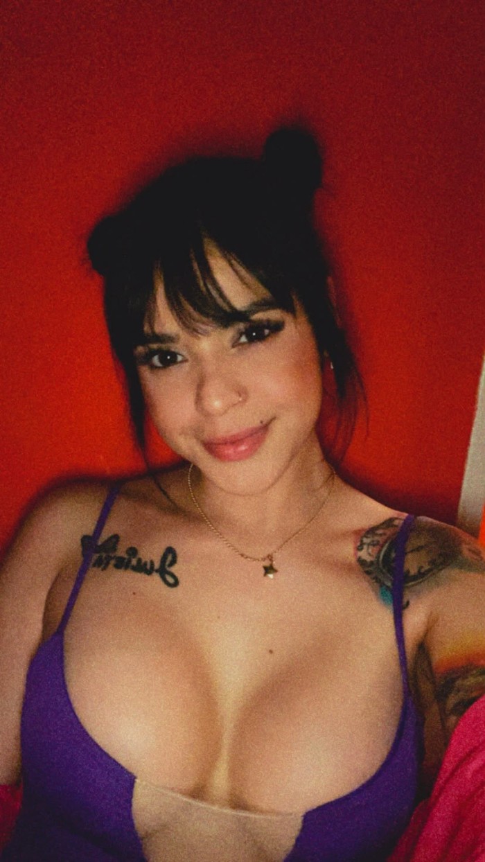 DELICIOSA LUJURIOSA ARDIENTE MUY COMPLETA