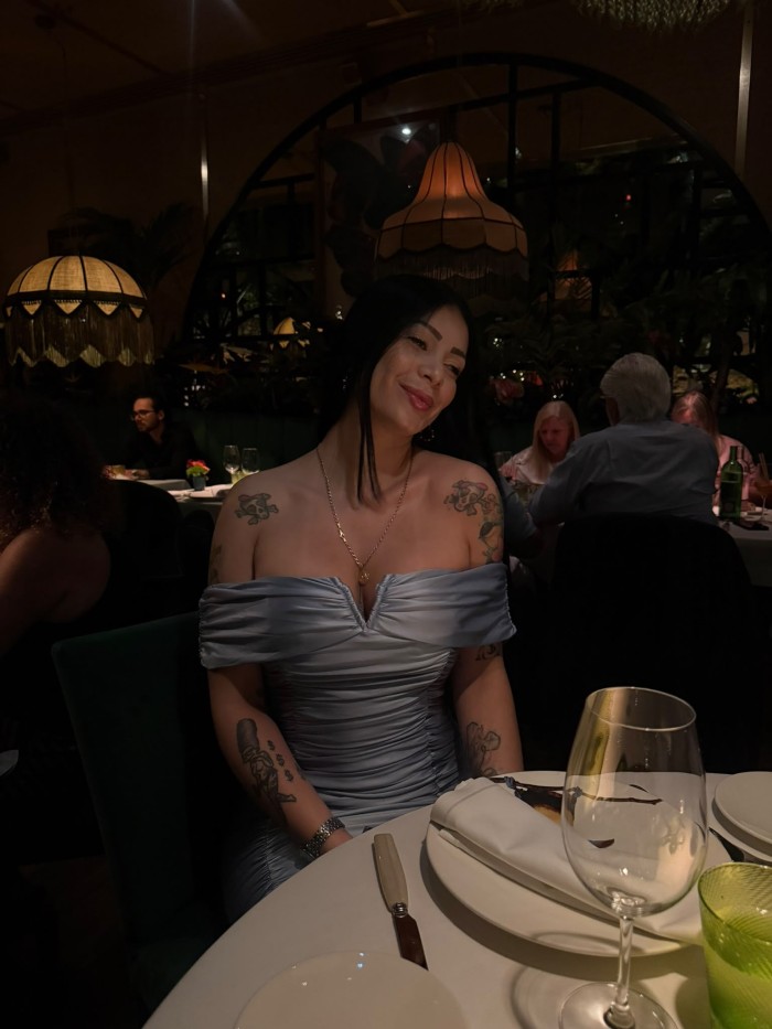 VALENTINA  EN ISLA CHICA SEXO LUJURIA FIESTA A TOPE