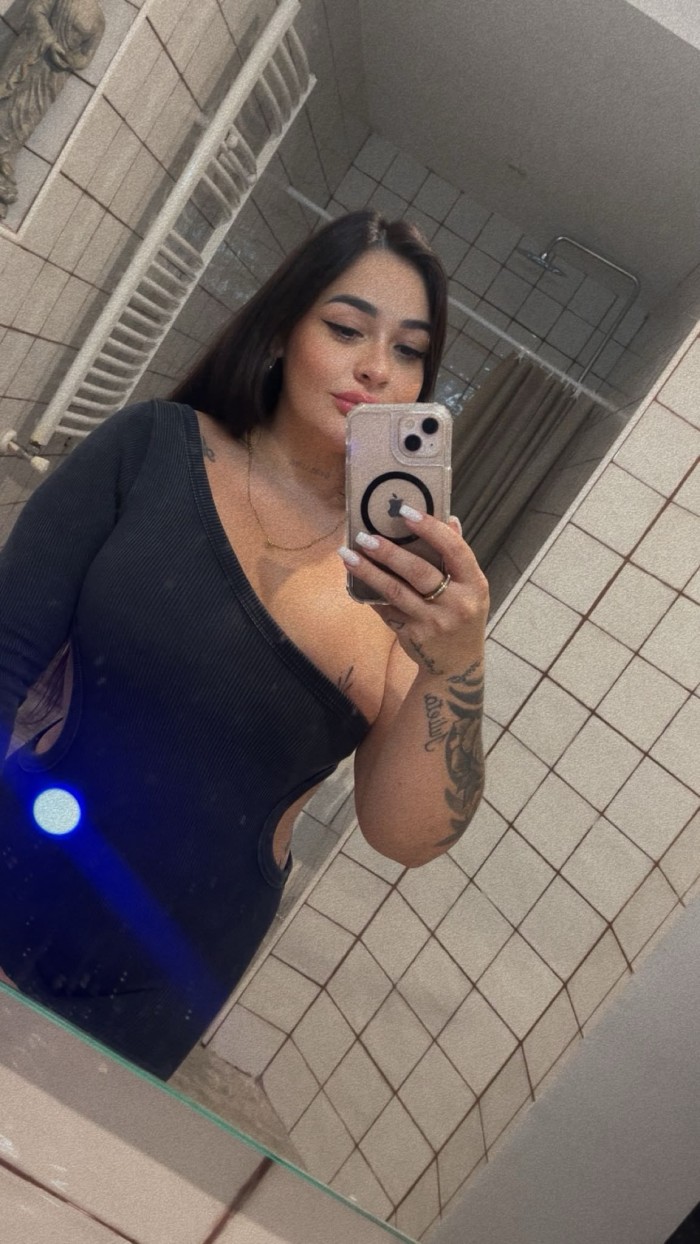 GUAPA CAÑERA EXPLOSIVA MAMADORA