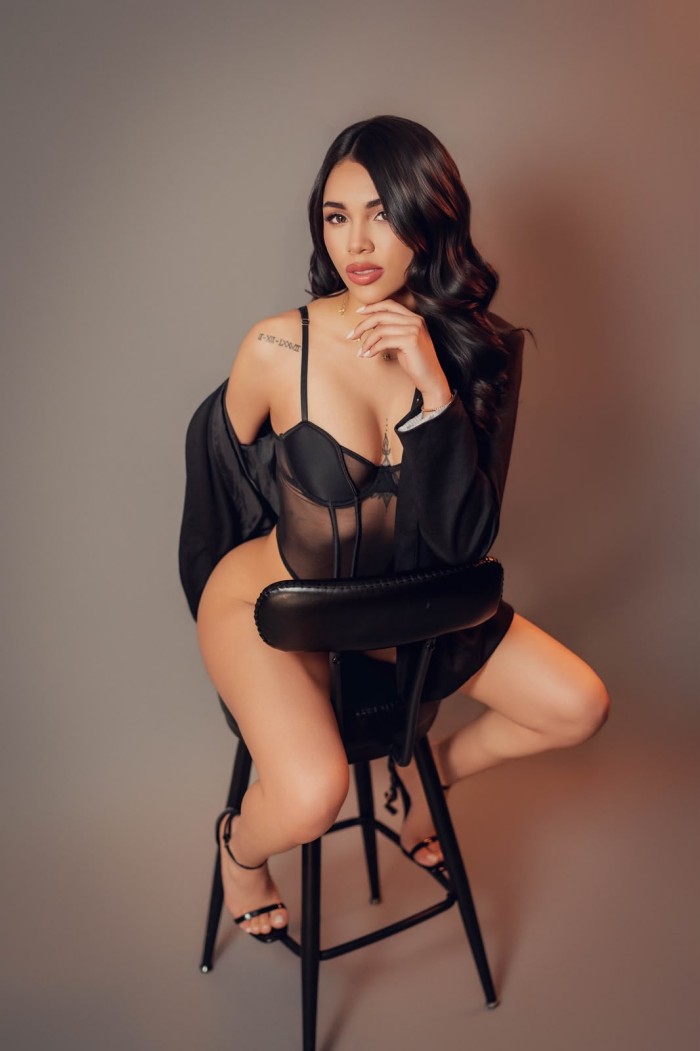 KATALINA COMPLACIENTE DISPUESTA AL PLACER