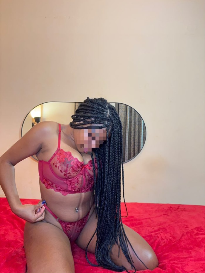 MORENAZA DELICIOSA DESEANDO SER FOLLADA A TOPE