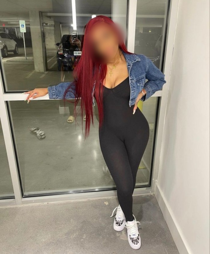 LATINA DE CURVAS PERFECTAS QUIERO FIESTA Y SEXO