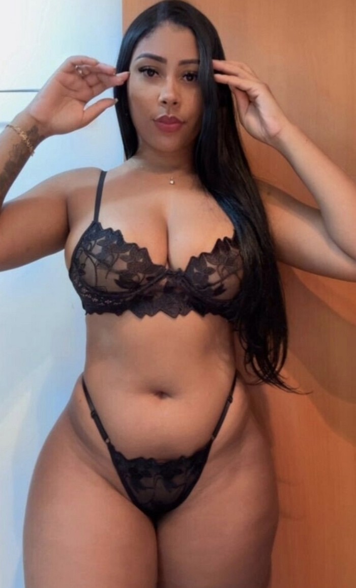 Barbara implicada, discreta y apasionada morenaza