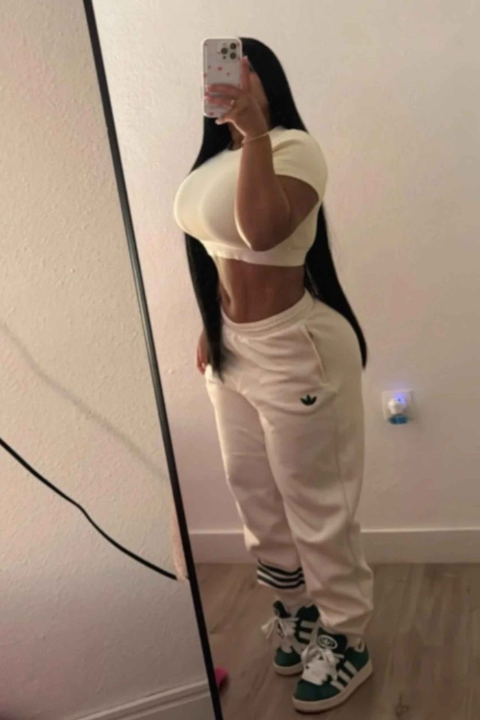 colombiana divina, con cuerpazo fitness