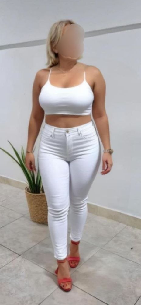 YOLI RUBIA DULCE TRAVIESA Y JUGUETONA MADURITA 24H