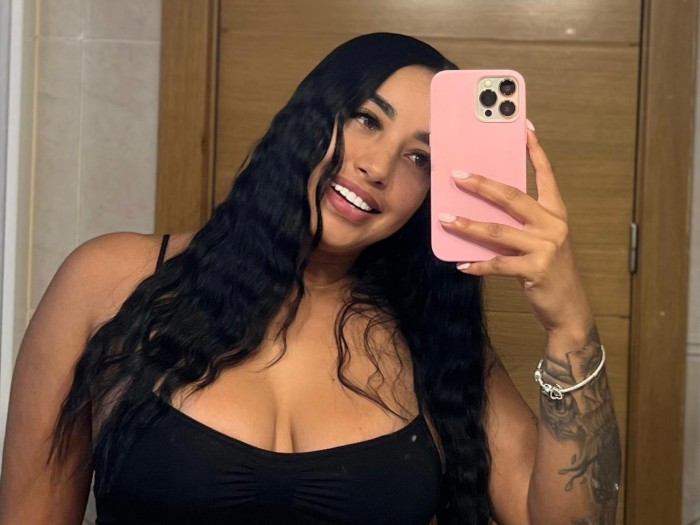 ORIANA COLOMBIANA SENSUAL..CURVAS DE INFARTO