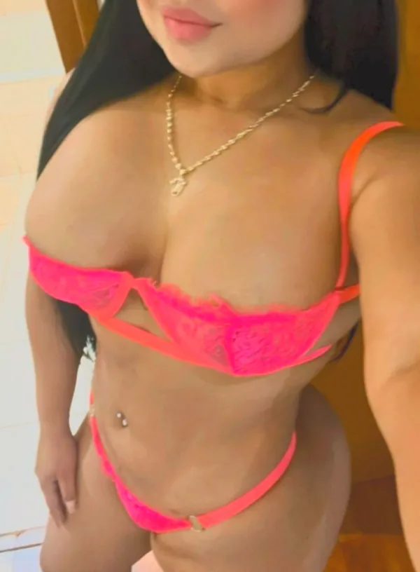 colombiana divina, con cuerpazo fitness