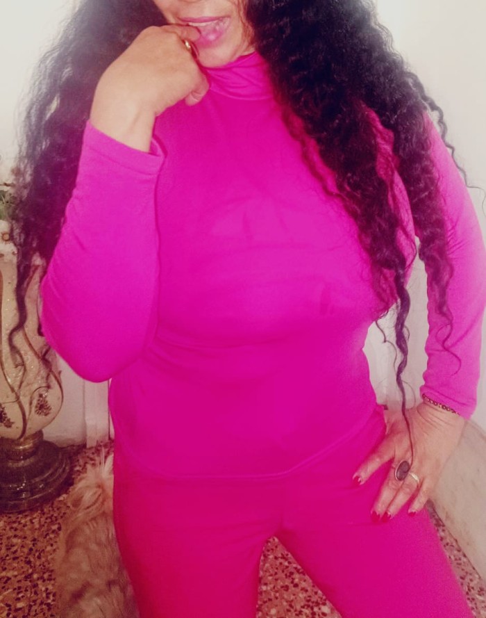 IRRESISTIBLE Y LUJURIOSA MUJER ADIENTE PLACER A TO