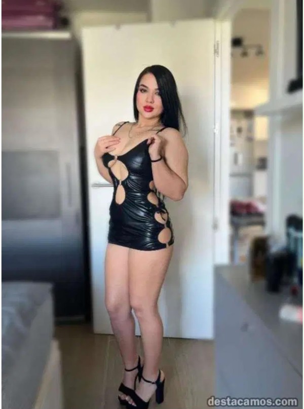Camila joven delgada fiestera nueva en Torreviaje
