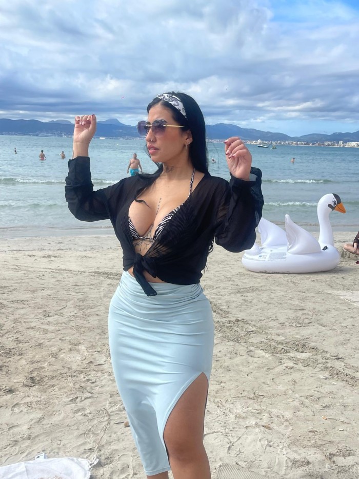 ESTEFANIA EN EIXAMPLE SEXO A TOPE DESEOSA ARDIENTE