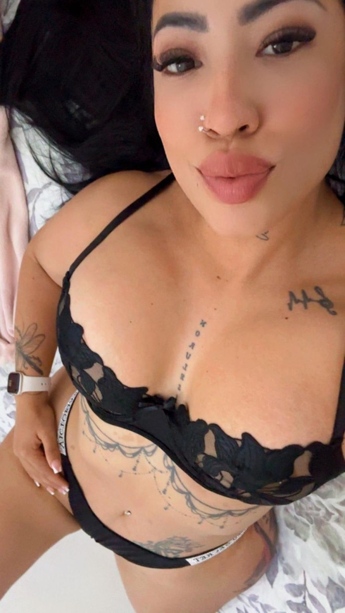 ESTEFANIA EN EIXAMPLE SEXO A TOPE DESEOSA ARDIENTE