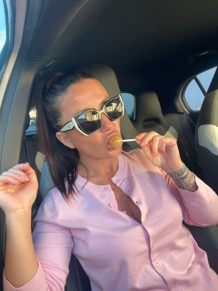 SENSUAL ESPAÑOLA EN LA ZENIA TODO LO QUE BUSCAS