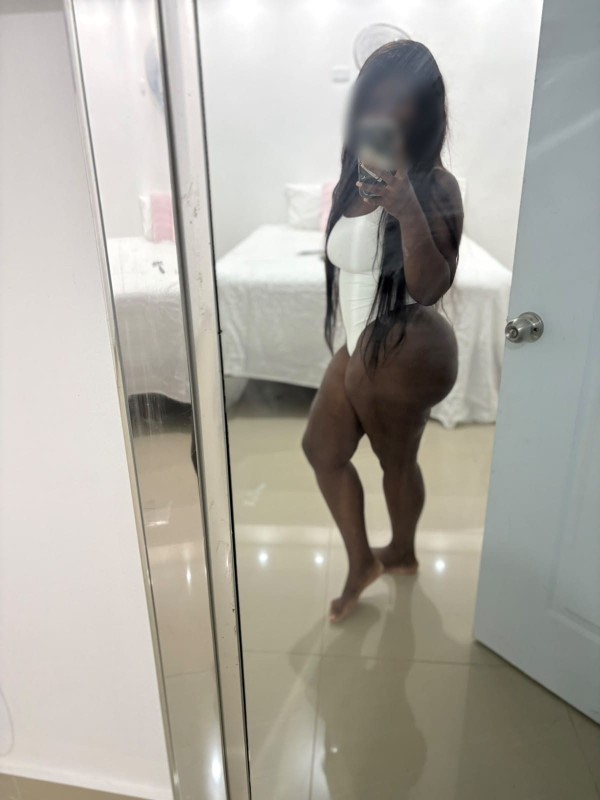 IMPLICADA DELICIOSA ARDIENTE CACHONDA COMPLACIENTE
