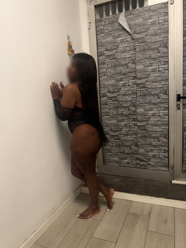 IMPLICADA DELICIOSA ARDIENTE CACHONDA COMPLACIENTE