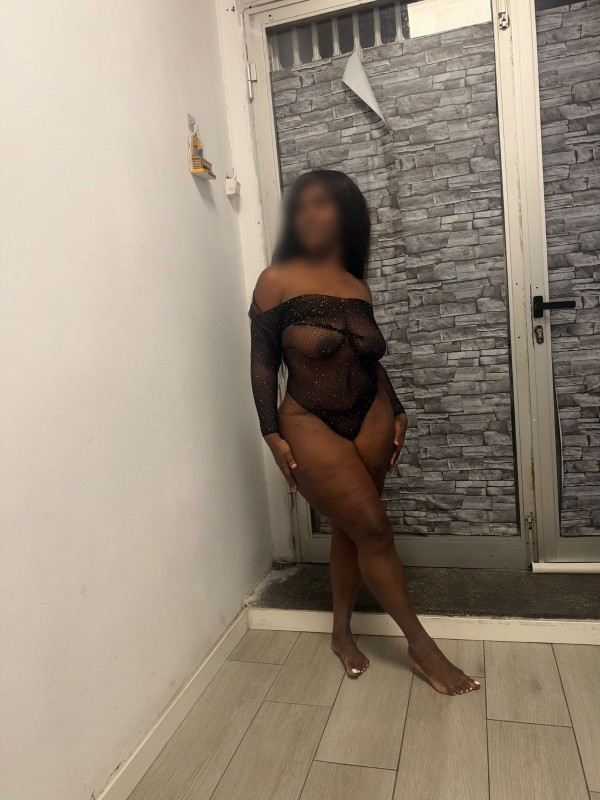 IMPLICADA DELICIOSA ARDIENTE CACHONDA COMPLACIENTE