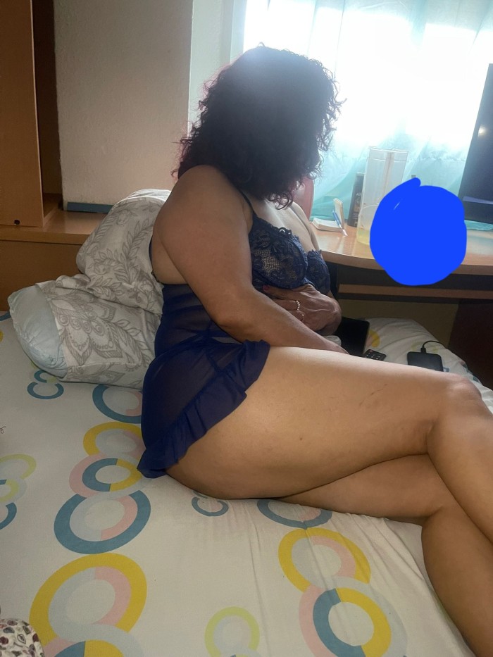 «RONDA» MADURA EXPERTA EN SEXO (TE SACO LA LECHE)