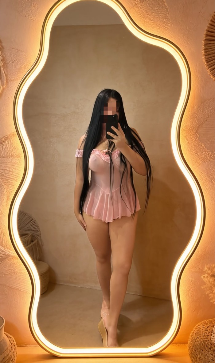 LATINA CARIÑOSA Y CON GANAS DE DISFRUTAR BIEN ATRACTIVA NOVEDAD
