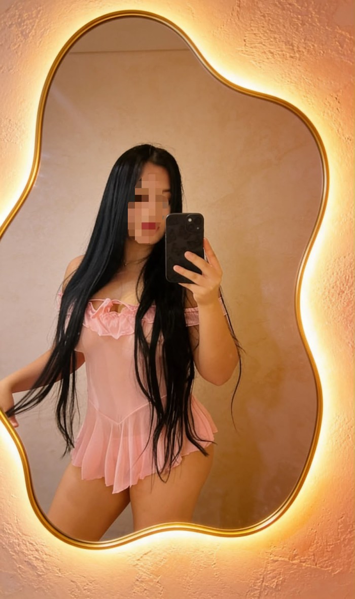 LATINA CARIÑOSA Y CON GANAS DE DISFRUTAR BIEN ATRACTIVA NOVEDAD