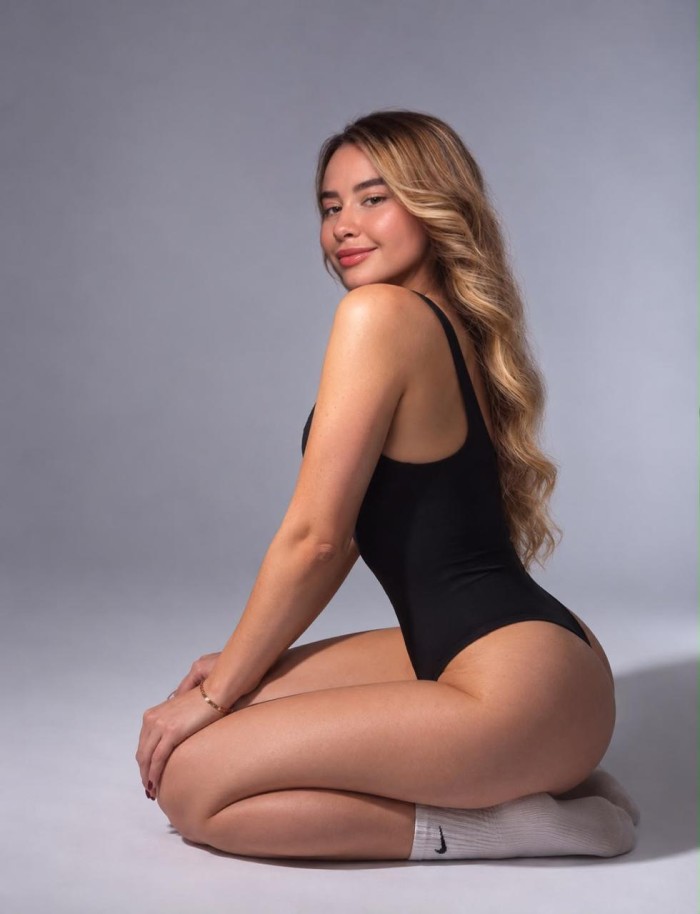 VALERIA NOVEDAD MUY ARDIENTE, FIESTERA Y COMPLACIE