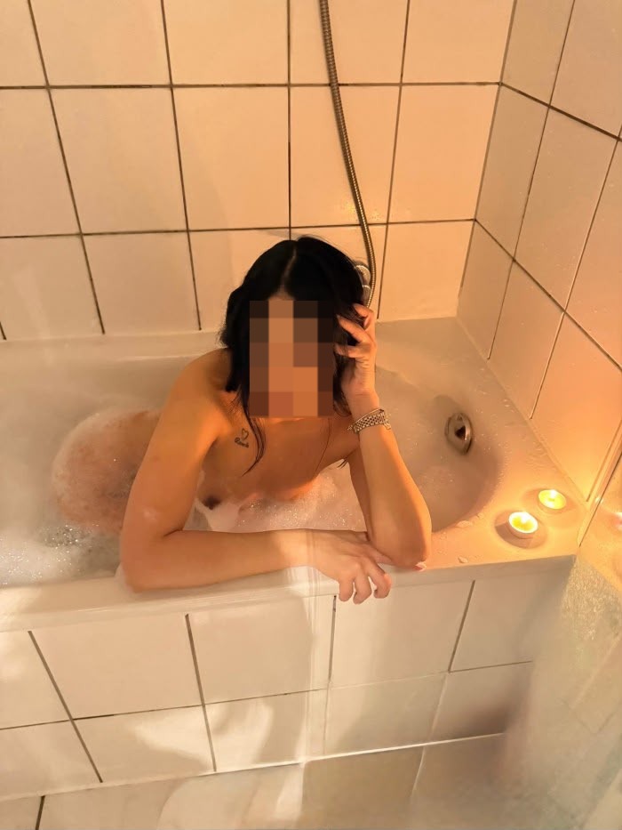 MARIA EN FUENGIROLA SEXO FIESTA A TOPE