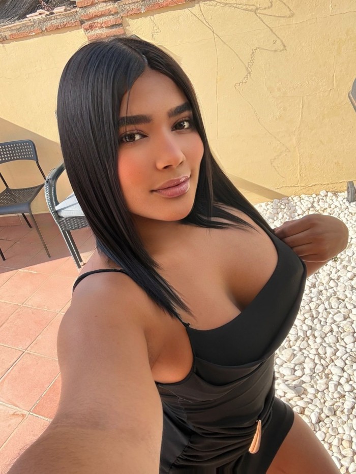 Valentina preciosa venezolana guapa y completa