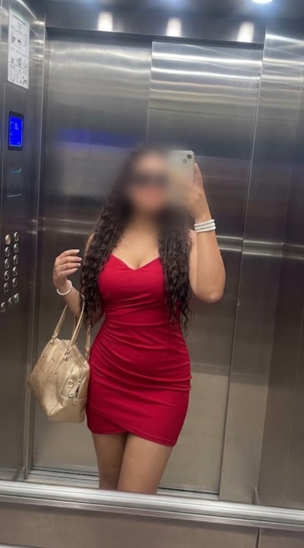 URSULA TRAVIESA Y JUGUETONA NUEVA EN SITGES