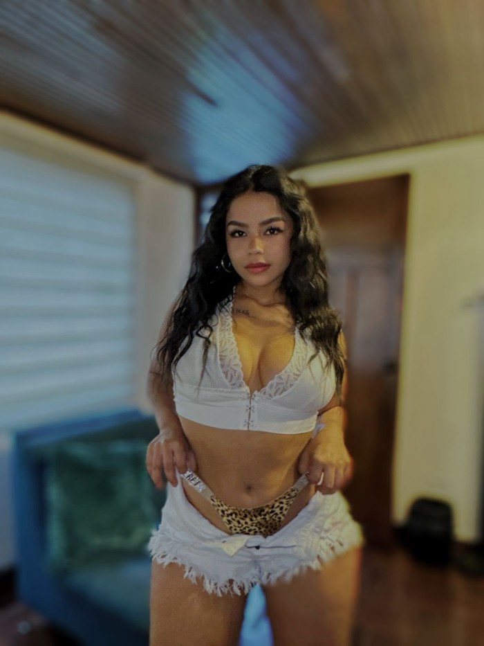 TU CHICA IDEAL SOLO EN REUS