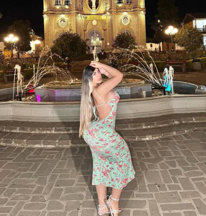 Katerin francés al natural griego a cuatro patas