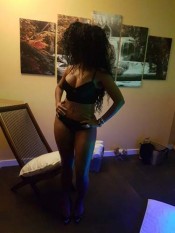 BELL UNA MORBOSA MASAJISTA UNIVERSITARIA DOCTORADA EN EROTIS