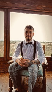 BUSCO MI SUGGARMOMMY AUNQUE PUEDO SER TU AMANTE, A