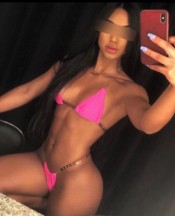 LAURA, CON UN CUERPO DELICIOSO, ME ENCANTA EL SEXO