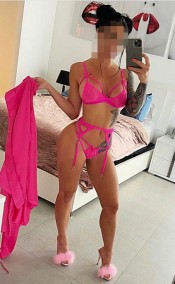 MILF EXPAÑOLA SUPER SEXI CON MUCHAS GANAS DE FOLLA