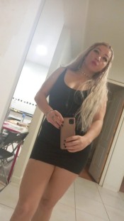 BRASILEÑA COMPLACIENTE