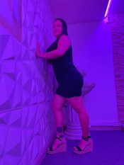 CON MUCHAS GANAS DE PASARLO BIEN LLAMAME