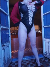 JOVENCITA CON GANAS DE FIESTA