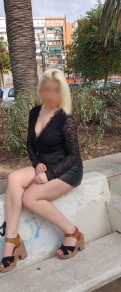 RUBIA MUY DAMA