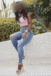 MORENA SENSUAL Y MUY SEXY