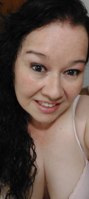 MADURITA RELLENITA TETONA