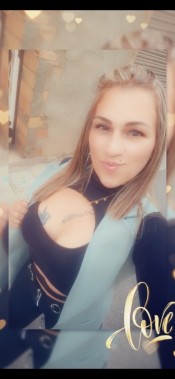 HOLA SOY CARINA UNA JOVEN ALEGRE,EMPATICA CARIñOSA