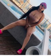 AMELIA, TETONA BAJITA CON CURVAS Y MUY GUAPA